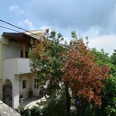 Neven Apartment Cizici