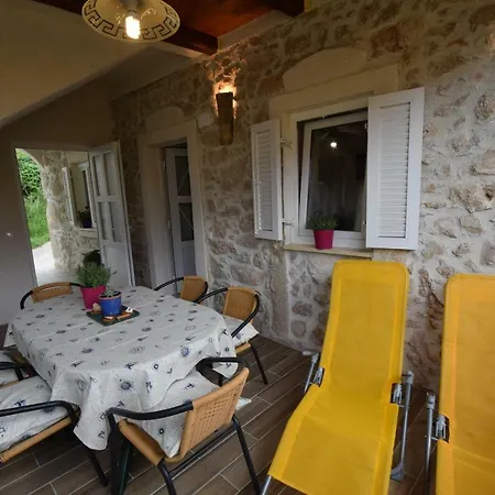 Apartment Neven Cizici