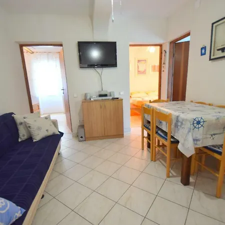 Apartment Neven Cizici