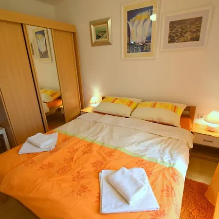 Apartment Neven Cizici