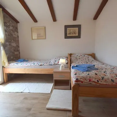 Neven Apartament *