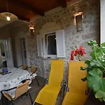 Neven Apartment